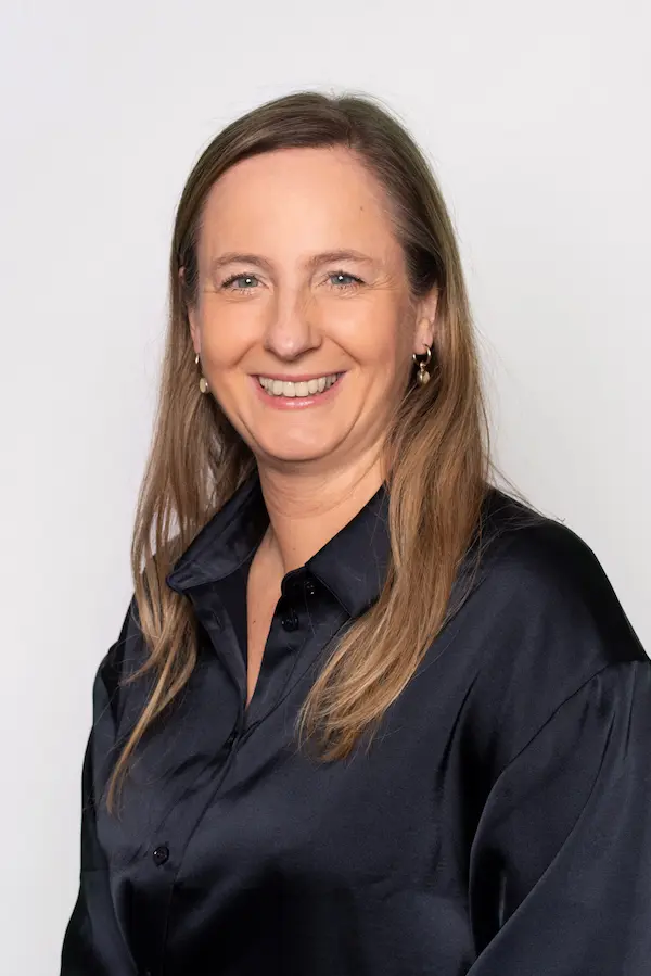 Frau janine tatai portrait